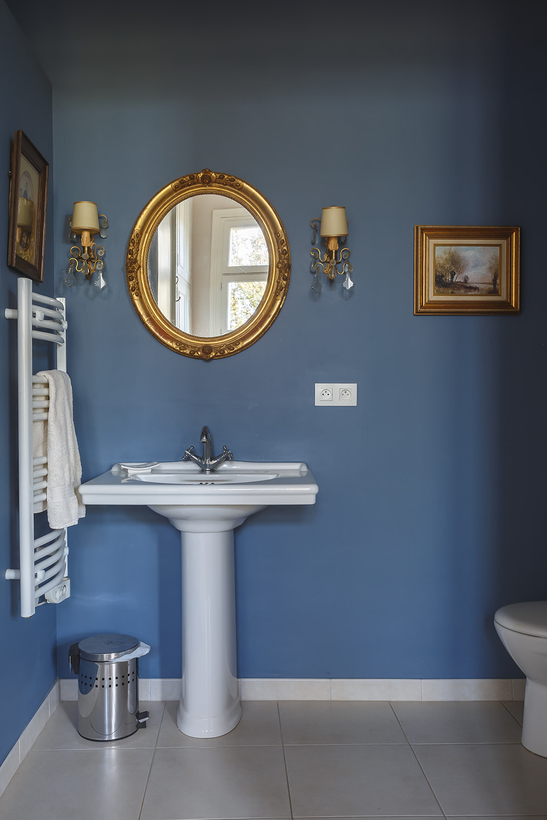 Bedrooms Bathrooms