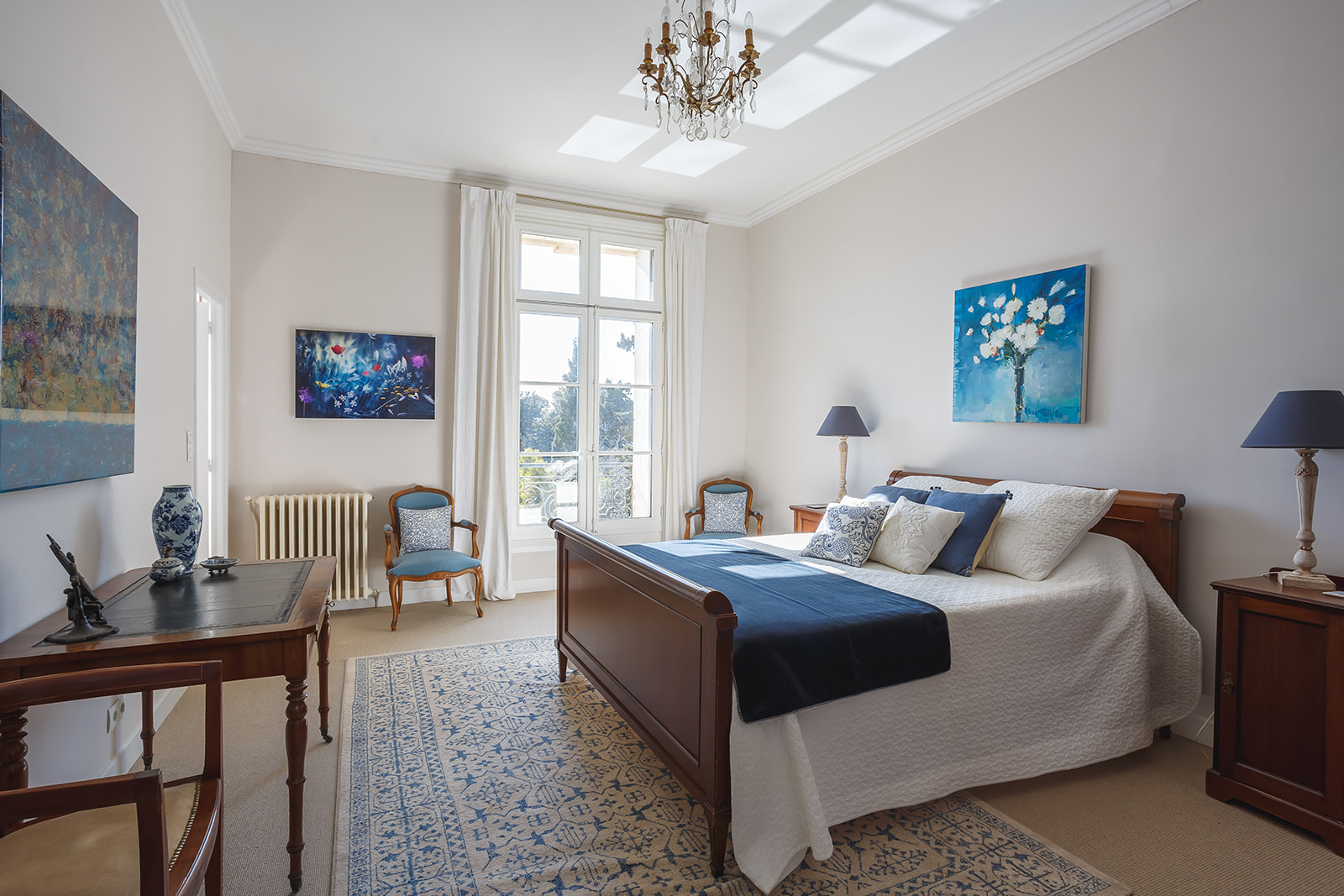 Bedrooms Bathrooms