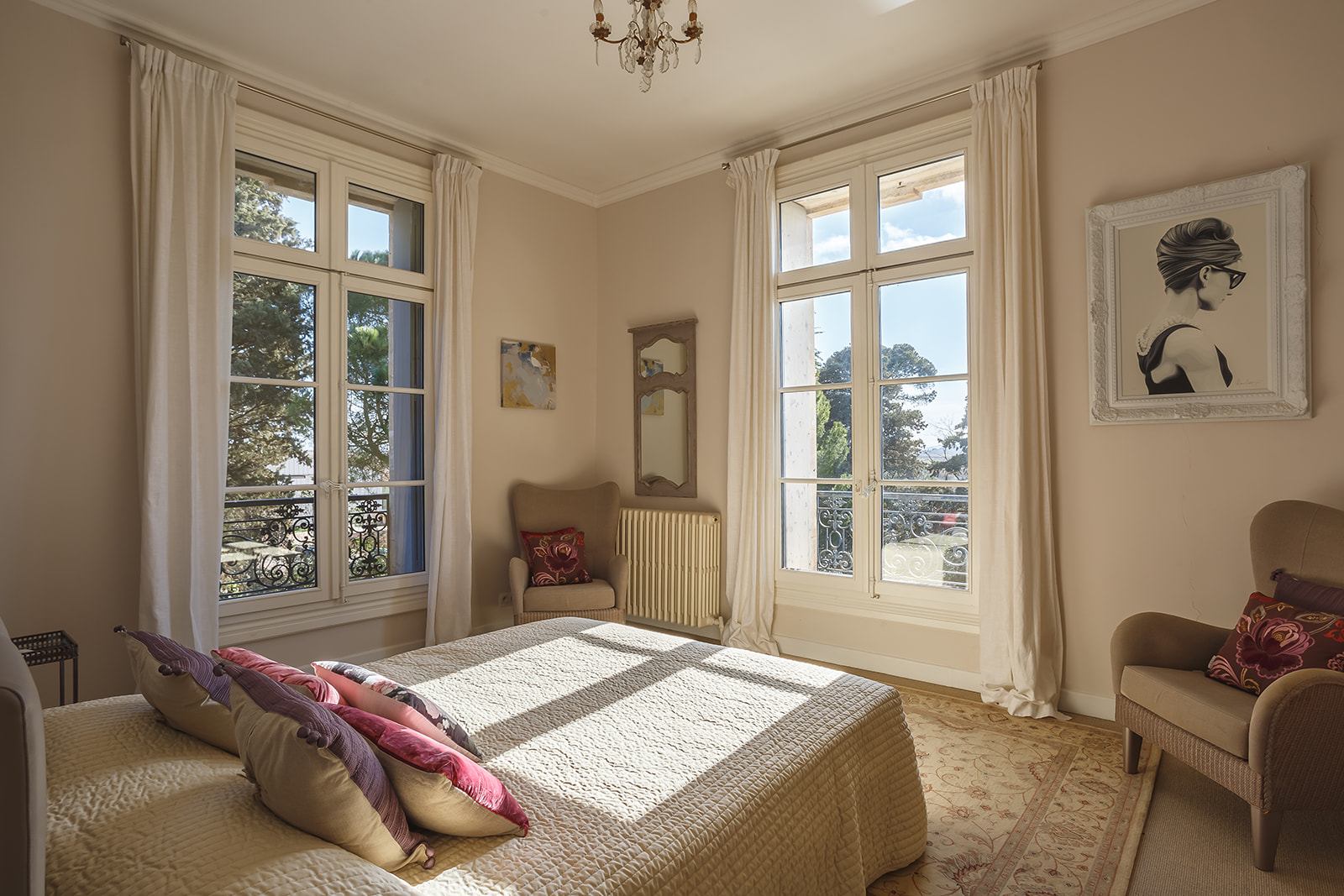 Bedrooms Bathrooms